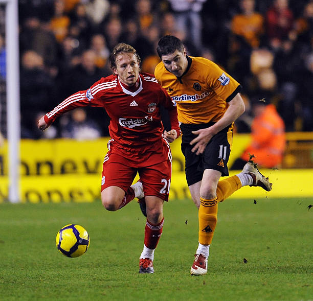 都屏氣凝神 都屏氣凝神