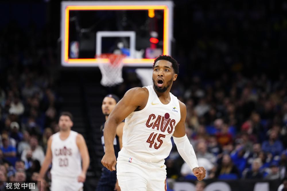 三个嫁给香港富豪的奥运冠军：郭晶晶最幸福、伏明霞最低调.